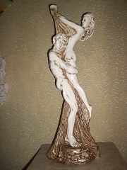 Casal sensual em artesanato de gesso