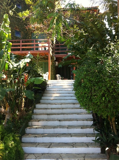 Escadaria interna (piscina e quartos)