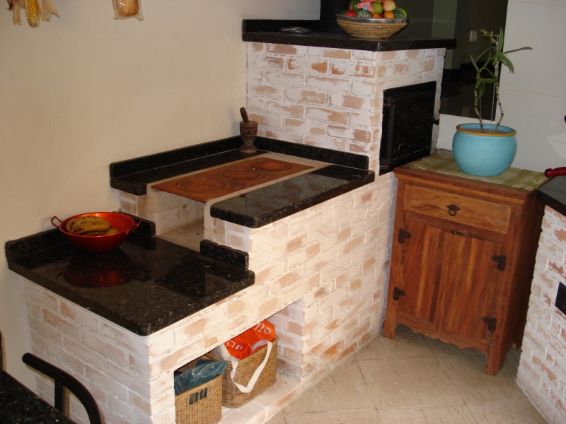 fogão caipira, fogão a lenha, fogão em tijolinho caiado, www.bellatelha.com.br, 11-4555-5444