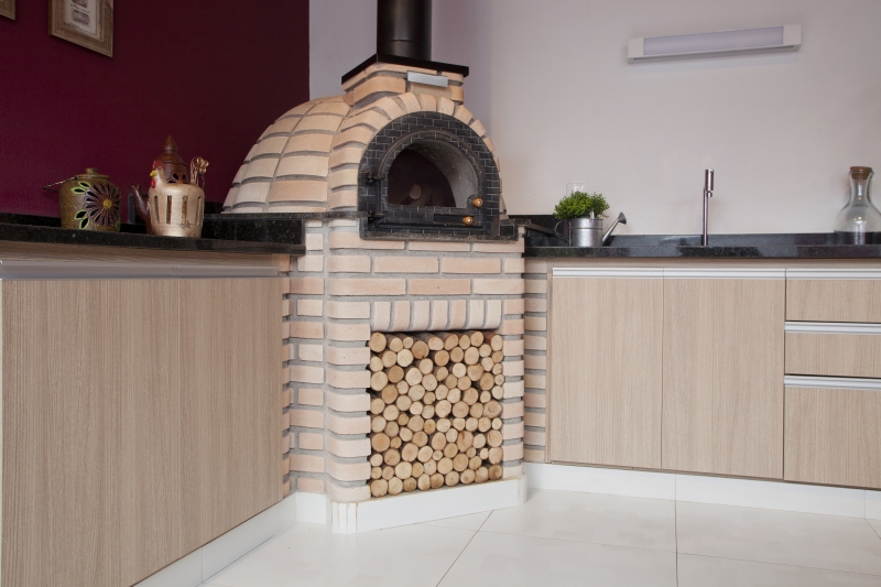 forno igloo, forno iglu, forno de pizza, forno para pizzaria, churrasqueira de alvenaria, churrasqueira de tijolinho, churrasqueira com fogo a lenha e forno de pizza. Bella Telha 11-4555-5444 www.bellatelha.com.br