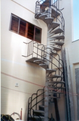 Escada caracol, escada direto da fabrica, escada pre fabricada, escada caracol em sp, escada caracol menor preço, escada reta, escada l, escada u.  bella telha 111-4555-5444 - www.bellatelha.com.br