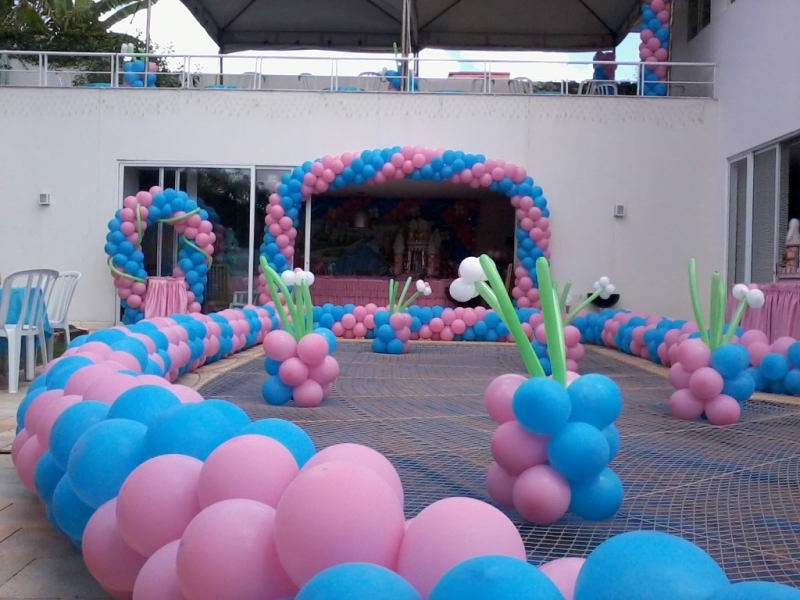 #MariaFumacaFestas - Locações temáticas, Serviços de decoração com balões de látex, Velinhas Personalizadas, Lembrancinhas de Mesa. Veja mais fotos e detalhes também no Facebook - www.facebook.com/mariafumacafestas/