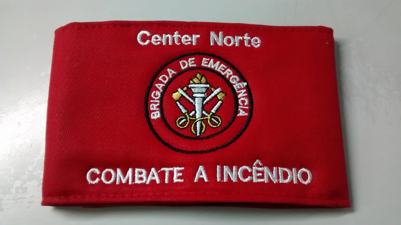 Braçadeira brigada de emergência personalizada, com fechamento em velcro ou elástico