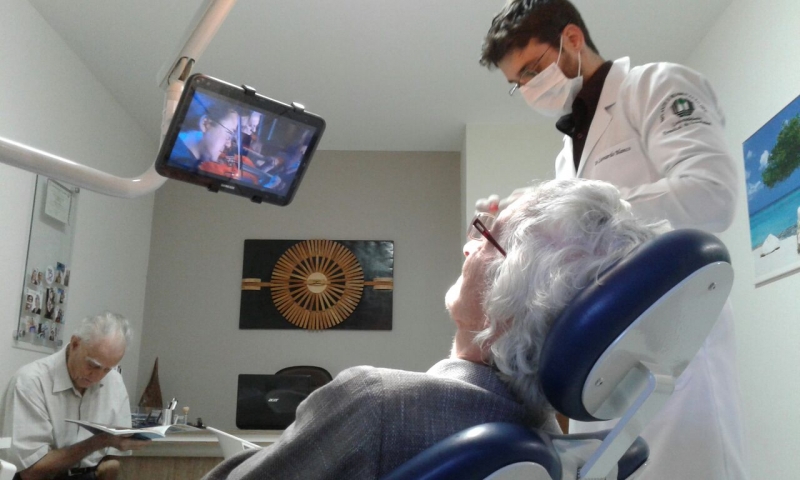 LEONARDO BLANCO DENTISTA MARINGÁ Rua Joaquim Nabuco, 452, Sala 2, Zona 04, Maringá - PR CEP:87014-100 http://dentistamaringa.com/ consulta@dentistamaringa.com (44) 3024-0514