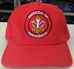 Boné brigada de emergência em brim vermelho, para identificação de brigadistas.
