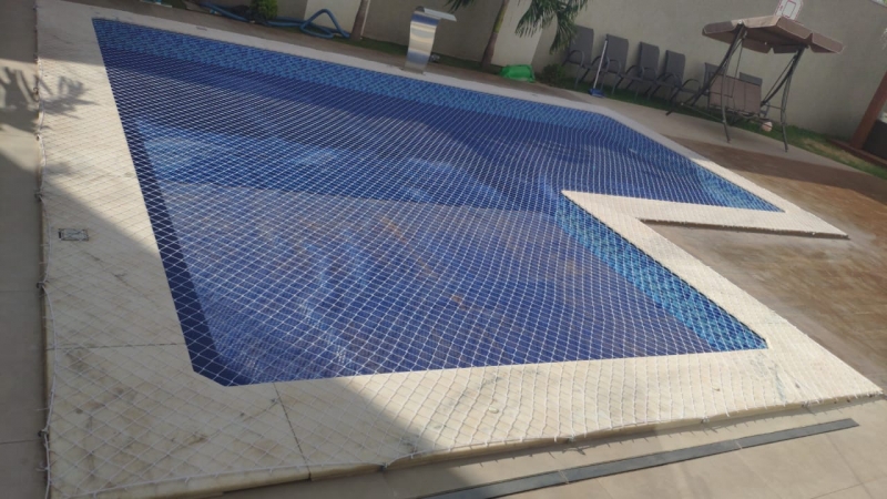 Tela proteção para piscinas