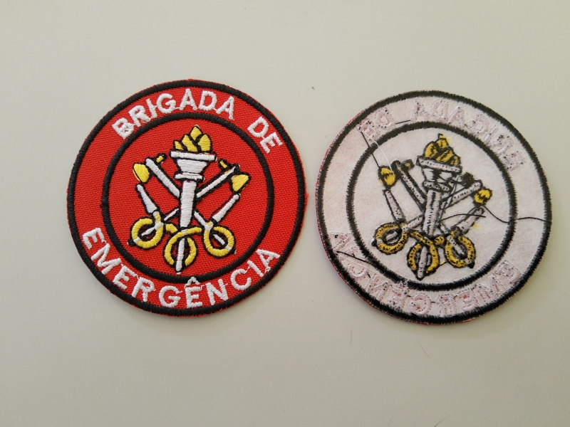 Patch termo colante Brigada de Emergência para colar em camisetas, camisas polo, bonés e camisas, com a finalidade de identificar o membro integrante da brigada de emergência de empresas, escolas, instituições, dentre outros.