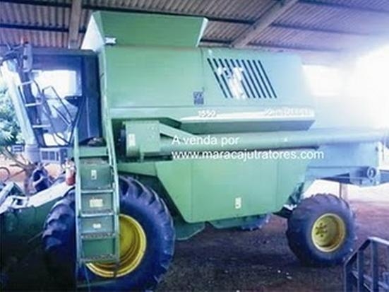 Colheitadeira John Deere 1550