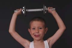 Meu filho tem menos de 14 anos, ele pode praticar musculação?