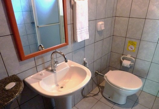 Banheiro suite Pousada Alemdomar