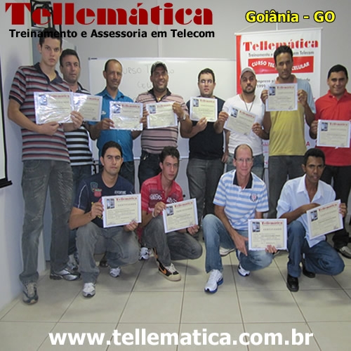 Turma de formando curso manutenção celular - Goiânia - Goiás