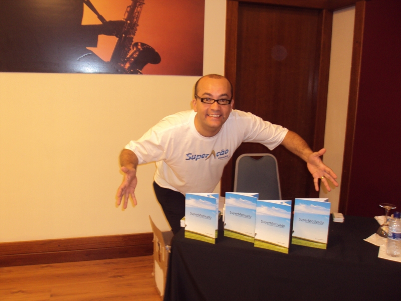 Adquira os livros motivacionais do professor Isaac Martins, visite o site www.motivacaototal.com.br 