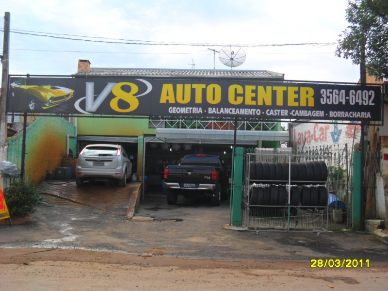 V8 AUTO CENTER