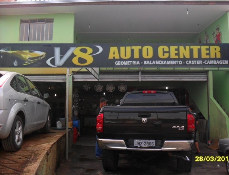 V8 AUTO CENTER